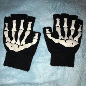 Skeleton gloves